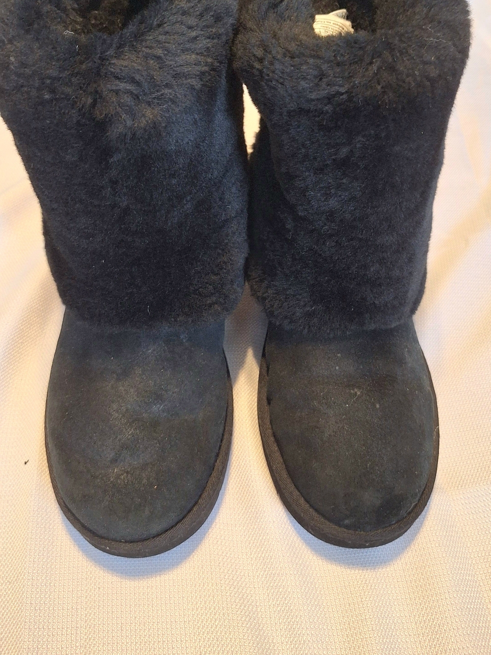 UGG Australia PATTEN Black Suede Sheepskin lined Boots Size US 9 Pull on